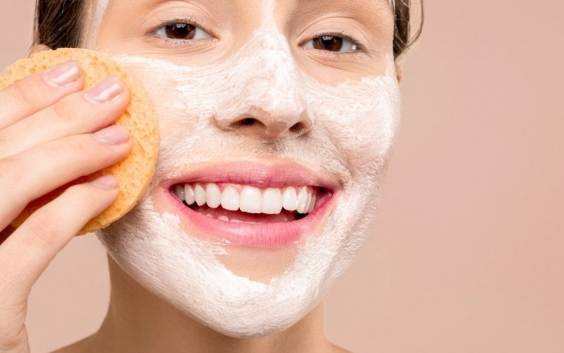 Đặc tính làm trắng da của sữa rửa mặt chiết xuất dâu tằm